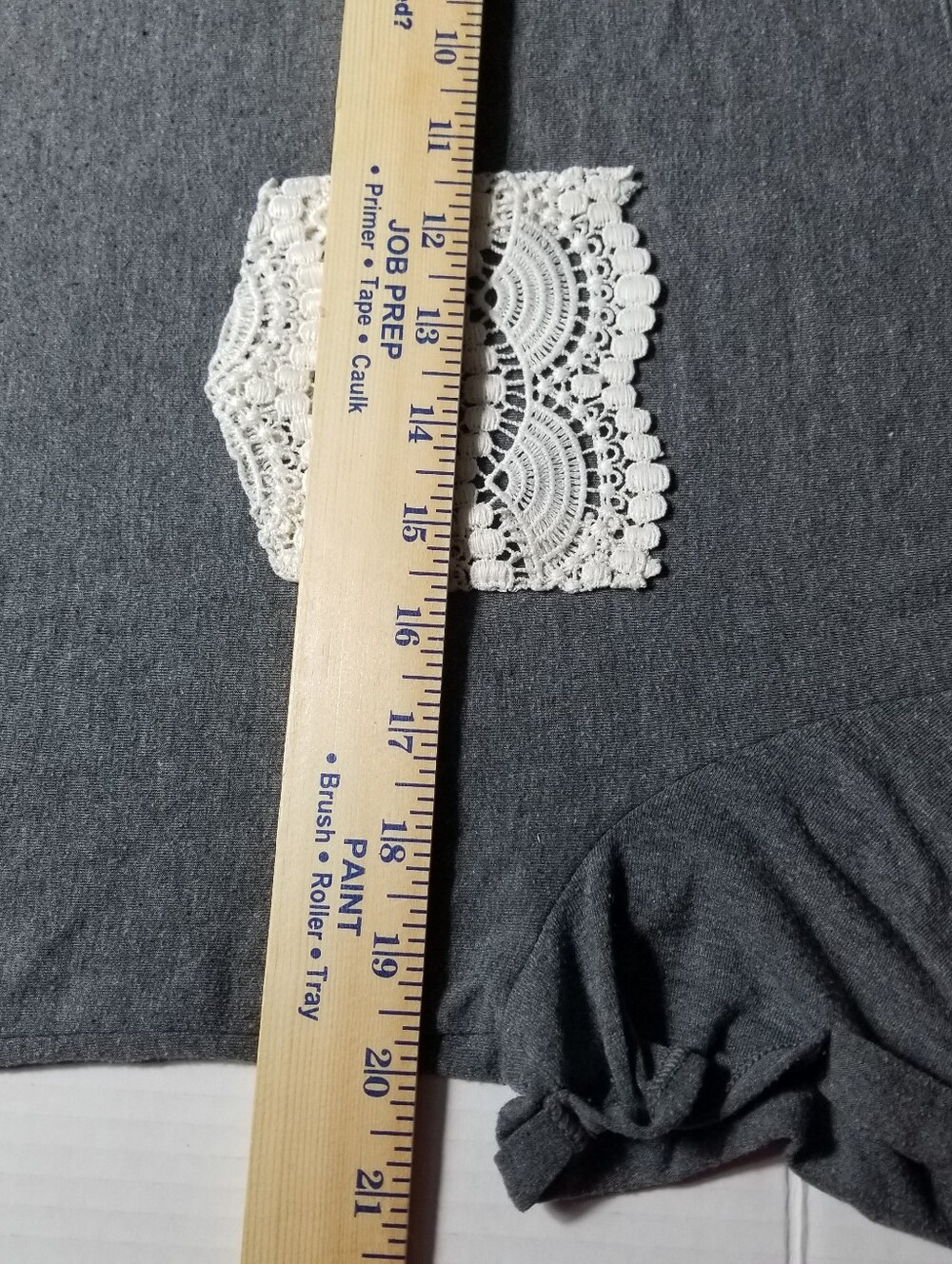 SO WOMEN'S GRAY TEE WITH WHITE LACE POCKET SIZE LARGE - Picture 7 of 12